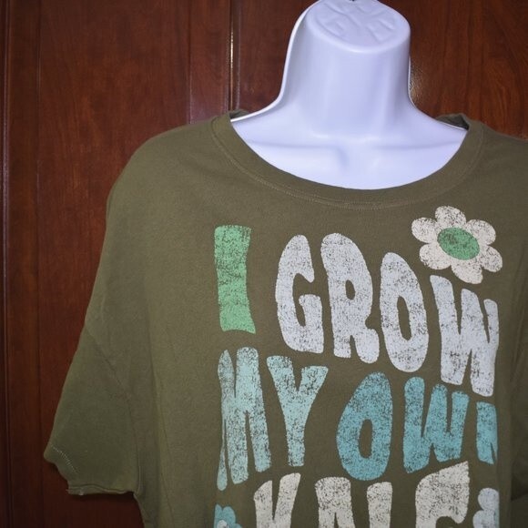 Offline by Arie Cropped Short Sleeve Statement T Shirt Green Size Small - Picture 11 of 13
